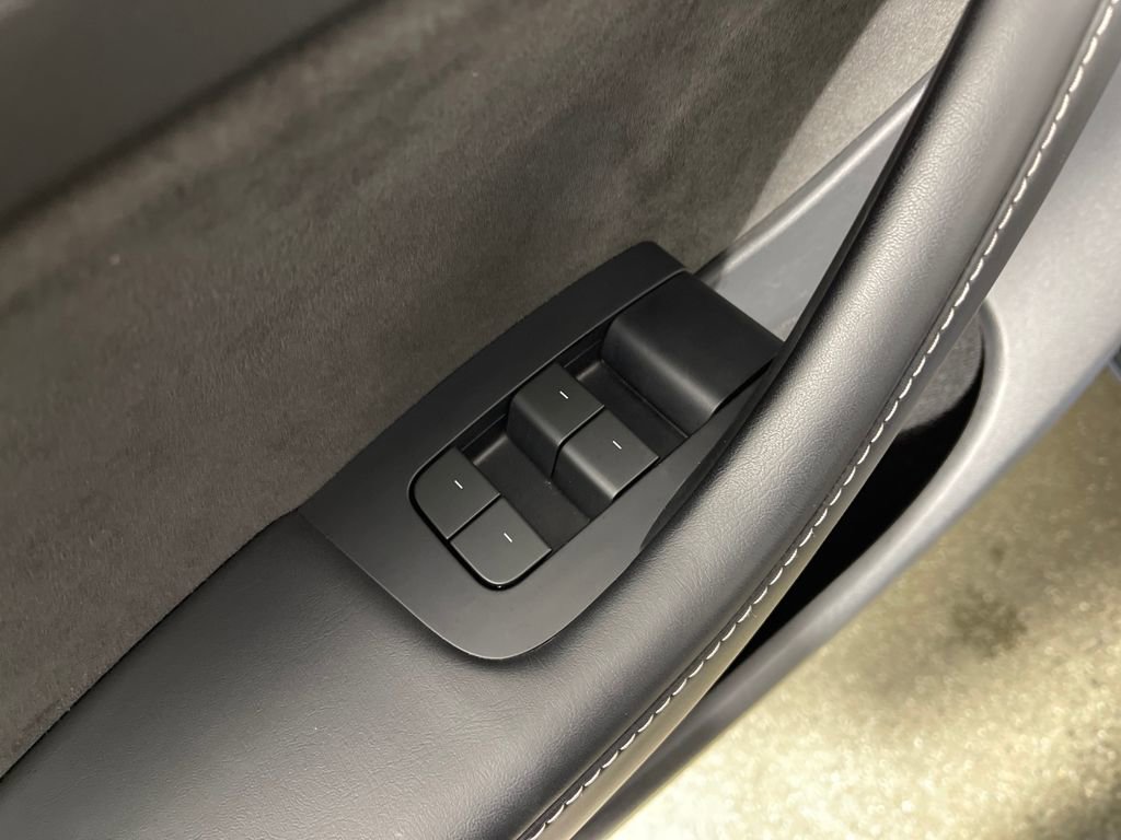 Used 2024 Tesla Model Y Long Range image 18