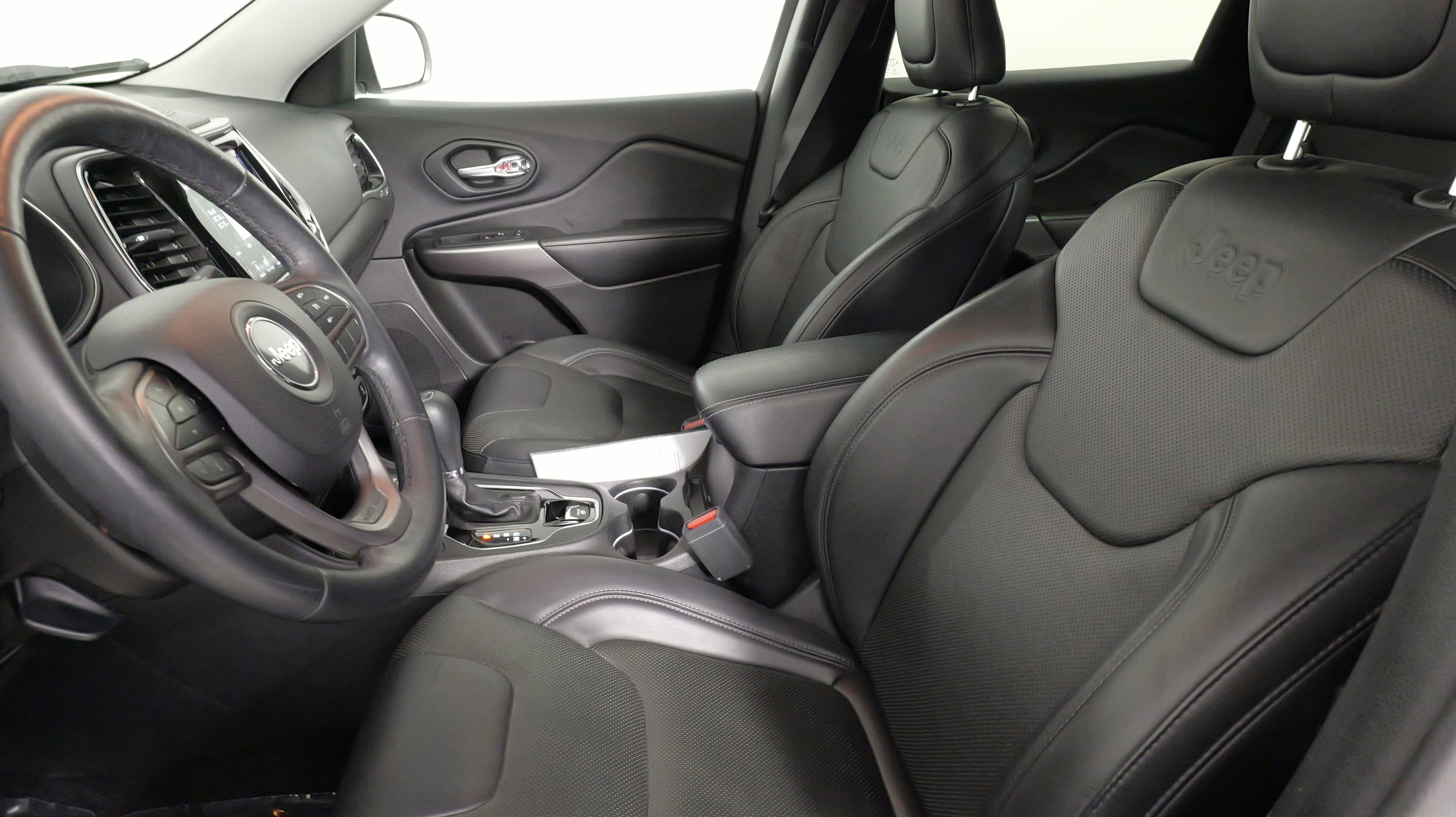 Used 2019 Jeep Cherokee Limited image 28