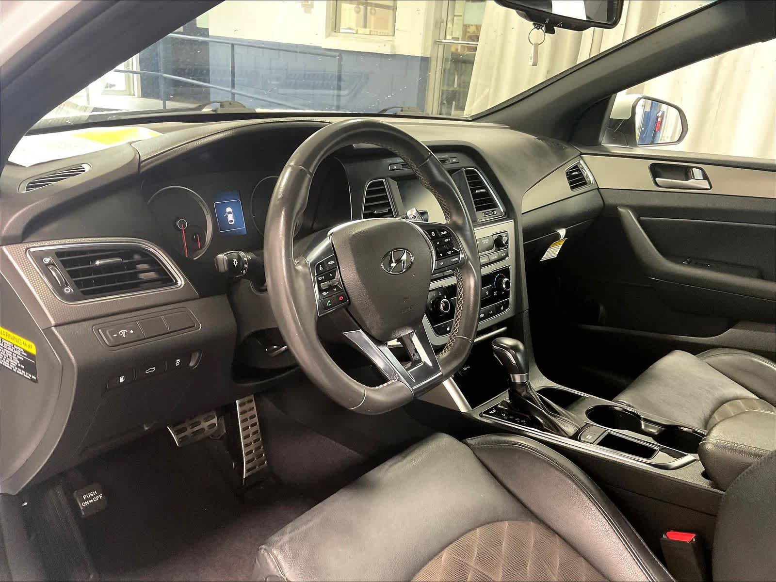 Used 2017 Hyundai Sonata Sport 2.0T image 8
