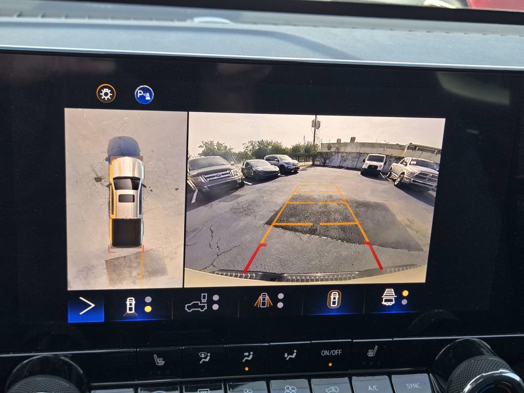 Used 2024 Chevrolet Colorado ZR2 w/ Technology Package AWD/4WD image 26