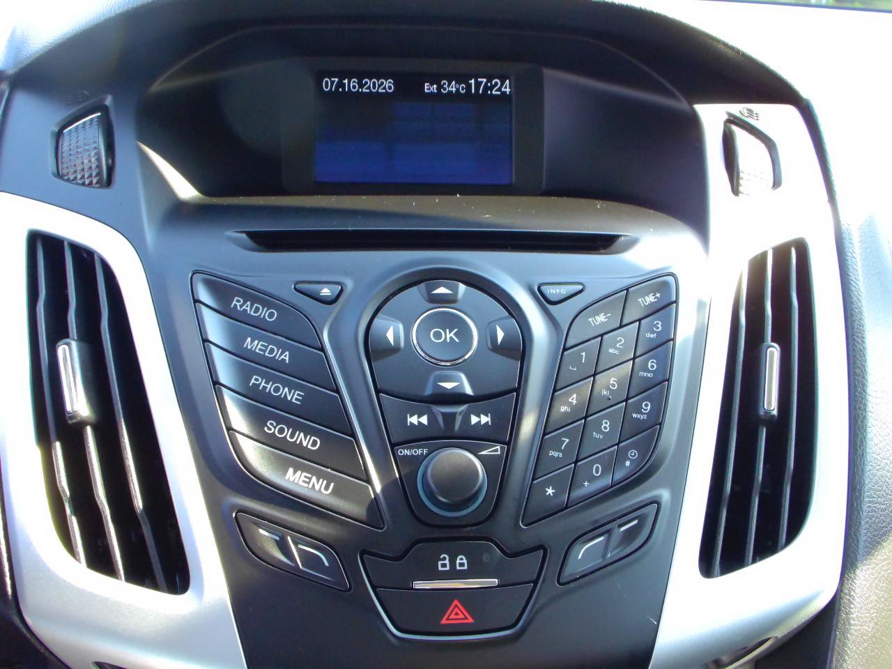 Used 2014 Ford Focus SE FWD image 20