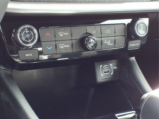 Used 2023 Jeep Compass Latitude image 22