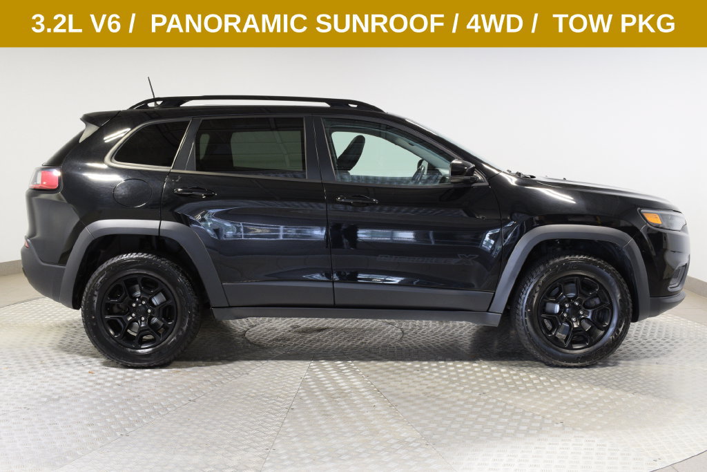 Used 2022 Jeep Cherokee Latitude w/ Sun & Sound Group AWD/4WD image 2