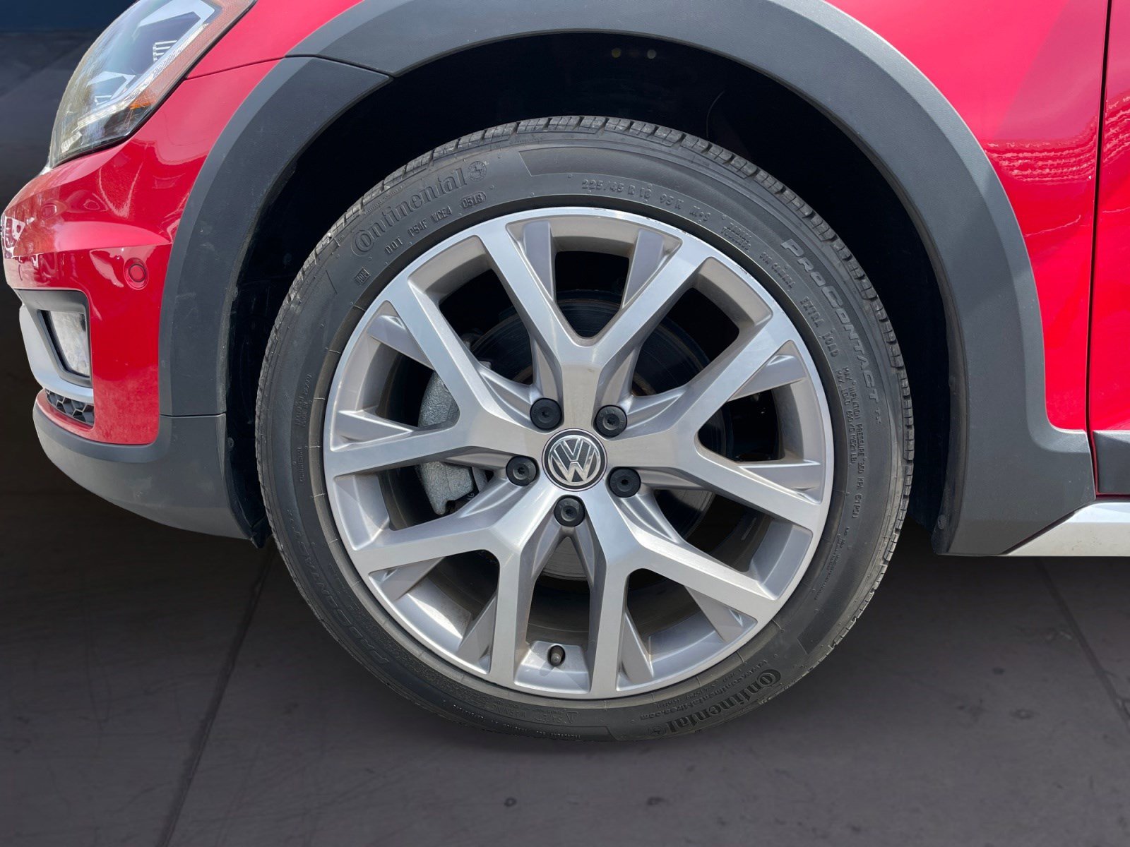 Used 2018 Volkswagen Golf Alltrack SEL image 14