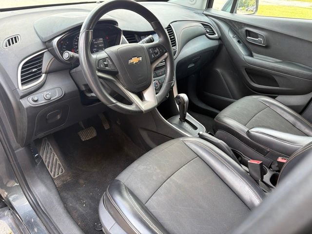 Used 2020 Chevrolet Trax LT w/ Driver Confidence Package FWD image 17