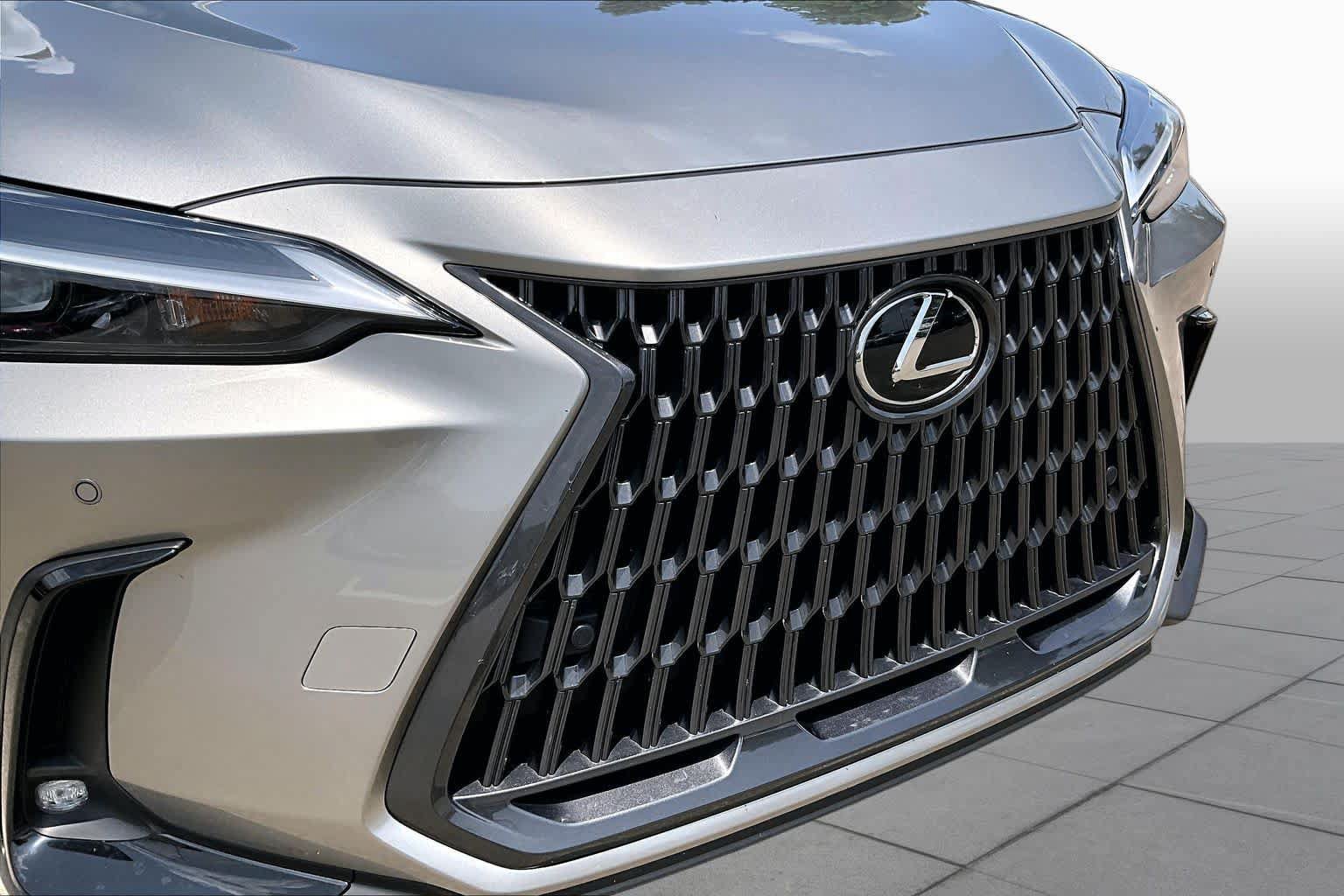 Used 2025 Lexus NX 250 FWD w/ Accessory Package (Z1) image 27
