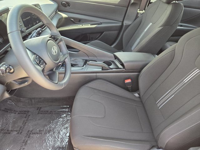 Certified 2025 Hyundai Elantra Sport FWD image 12