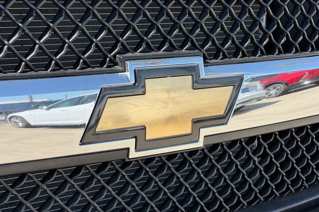 Used 2025 Chevrolet Express 2500 w/ Driver Convenience Package RWD image 36