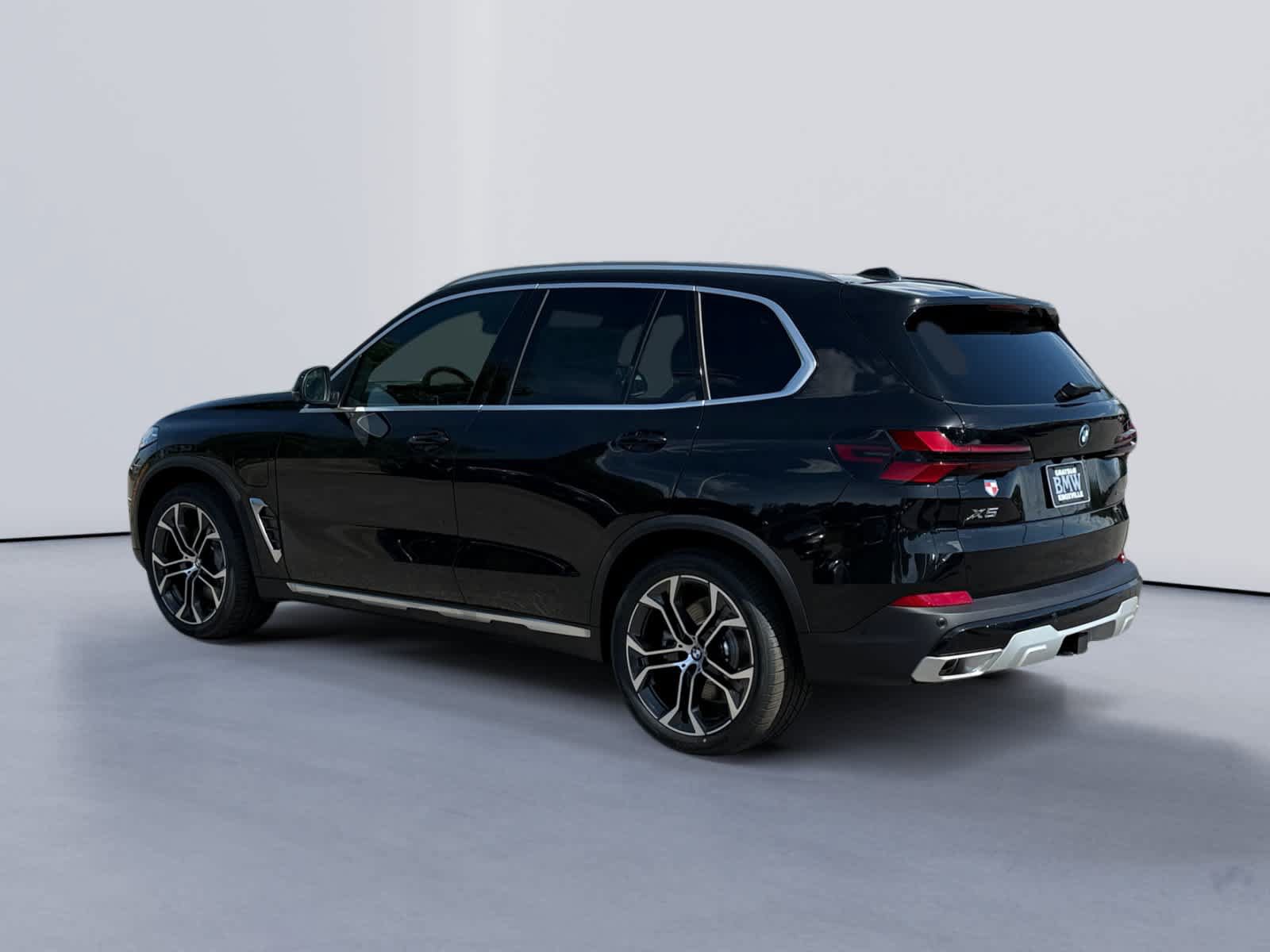New 2026 BMW X5 xDrive50e w/ Climate Comfort Package AWD/4WD image 5