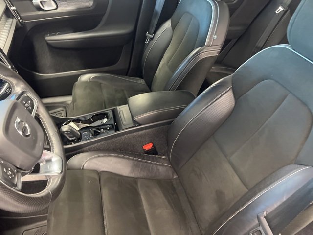 Used 2021 Volvo XC40 T5 R-Design w/ Protection Package Premier image 24