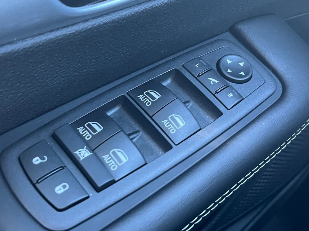 New 2026 Chrysler Pacifica Limited image 7