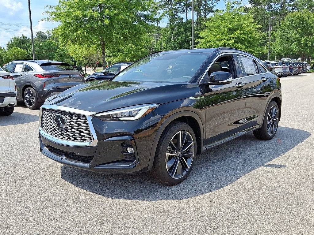 New 2025 INFINITI QX55 Essential image 2