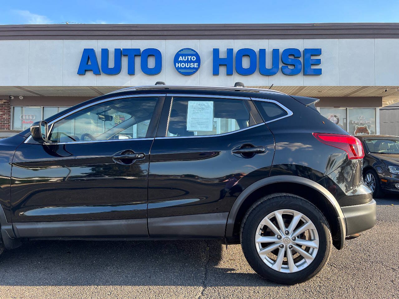 Used 2017 Nissan Rogue Sport SV AWD/4WD image 37