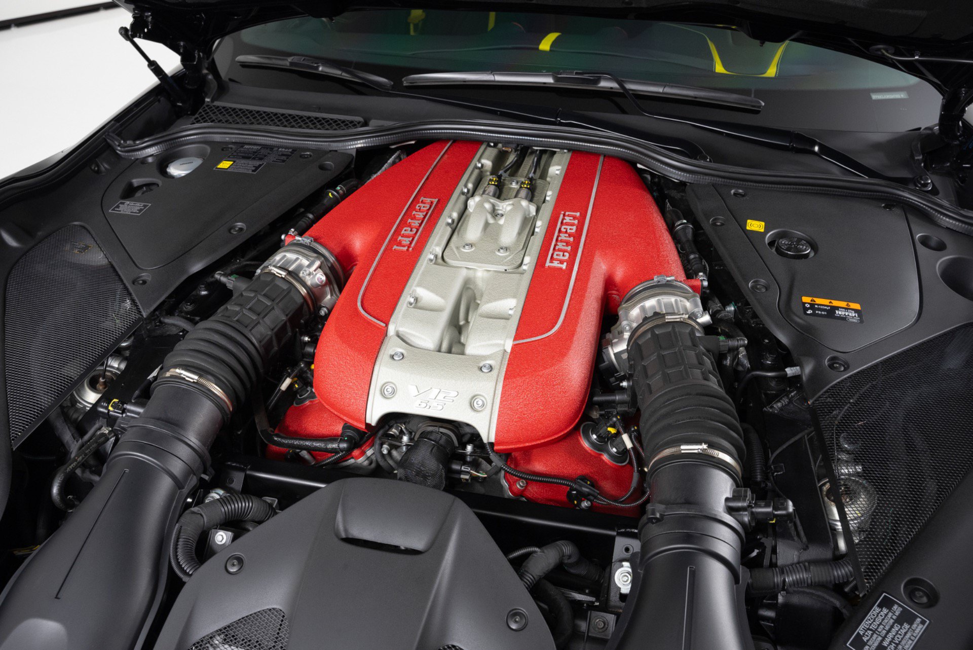 Used 2019 Ferrari 812 Superfast RWD image 31