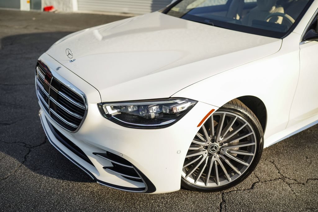 Used 2022 Mercedes-Benz S 500 4MATIC w/ AMG Line Package image 2