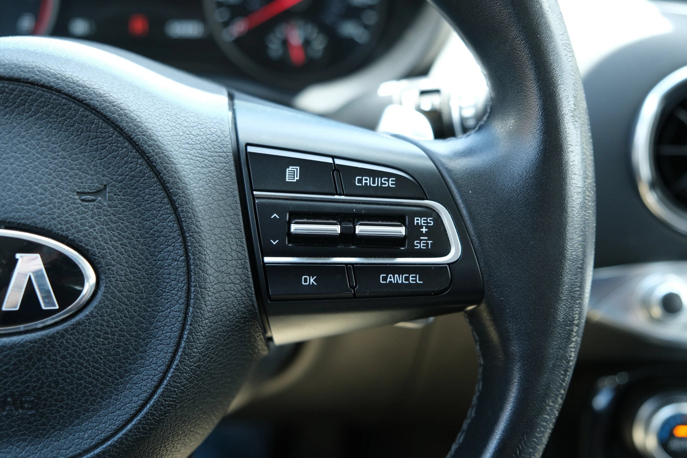 Used 2018 Kia Stinger Premium RWD image 26
