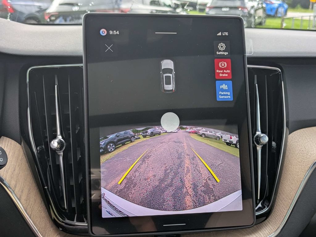 New 2026 Volvo XC60 B5 Core AWD/4WD image 23