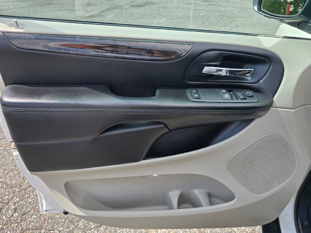 Used 2013 RAM C/V Tradesman FWD image 7