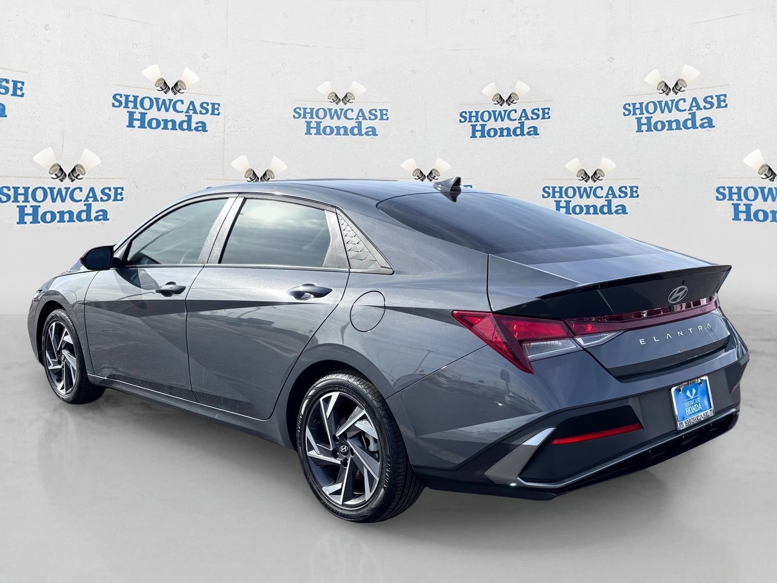 Used 2025 Hyundai Elantra Sport FWD image 5