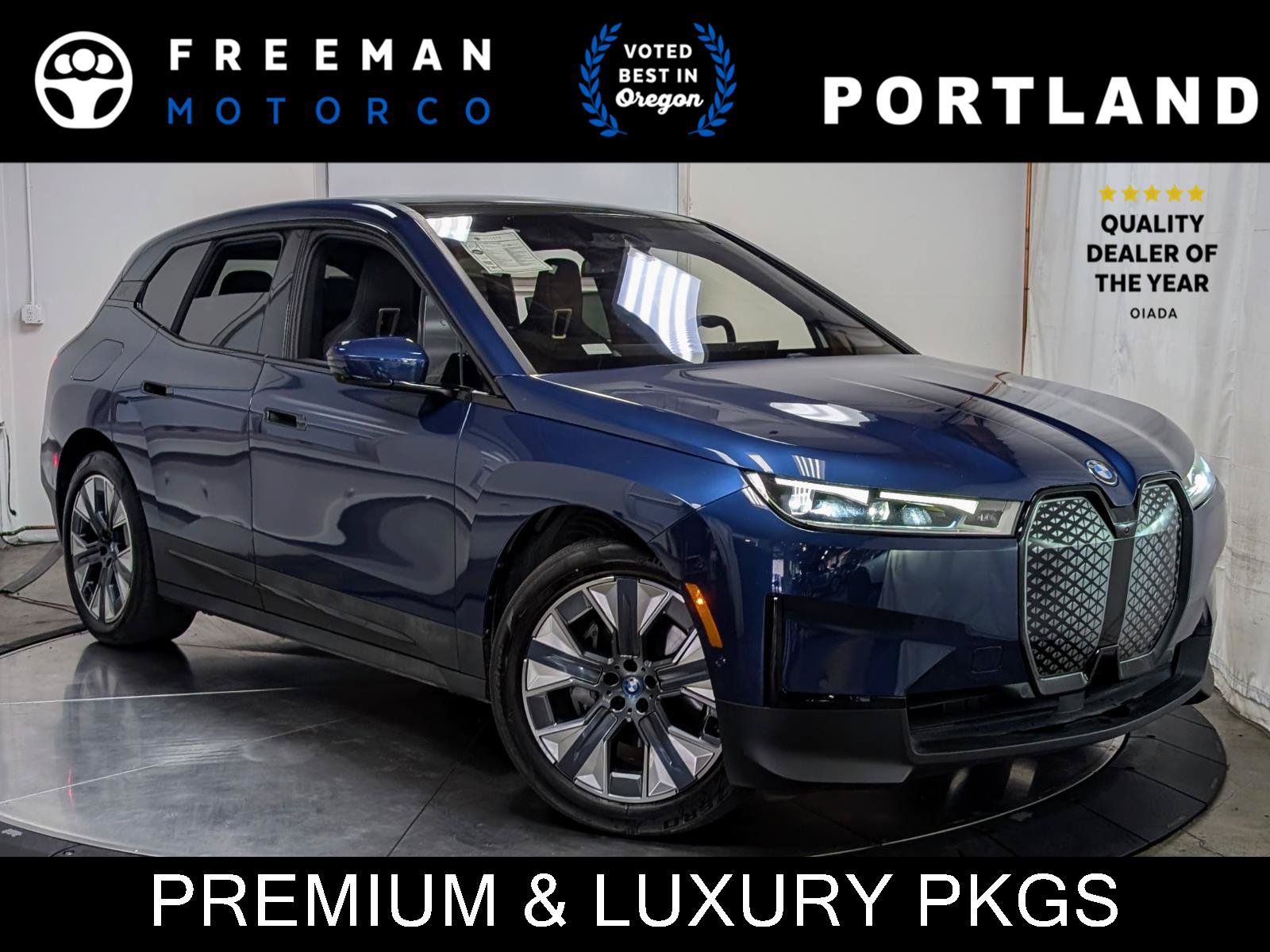 Used 2024 BMW iX xDrive50 w/ Premium Package AWD/4WD image 1