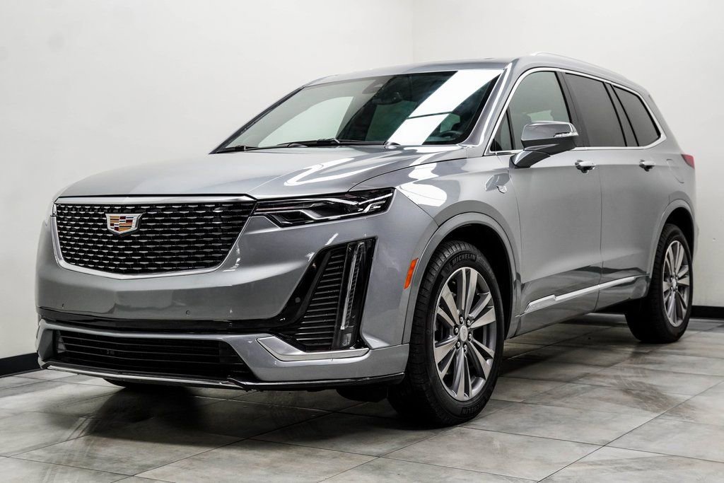 Used 2025 Cadillac XT6 Premium Luxury image 6