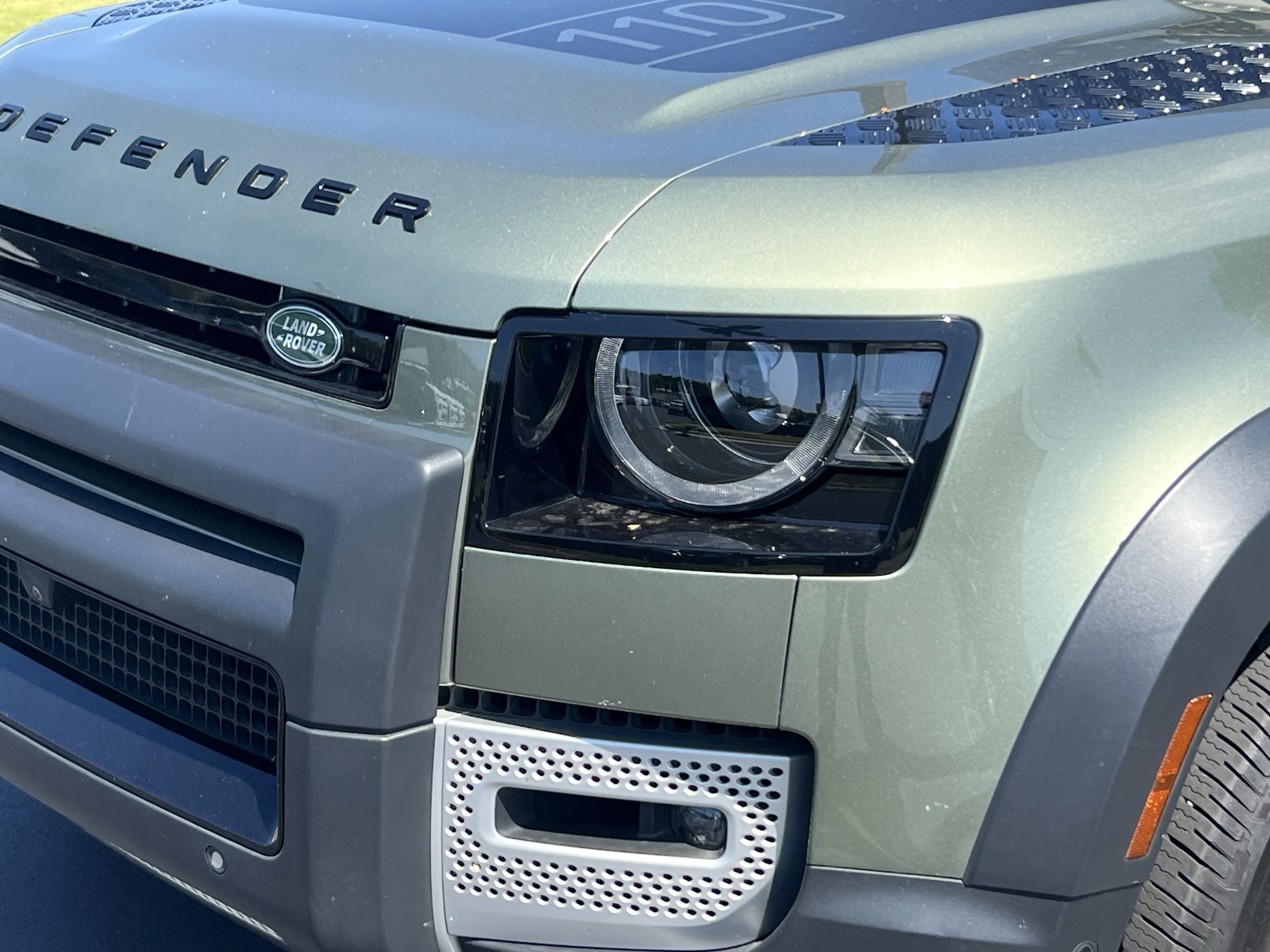 Used 2022 Land Rover Defender 110 SE AWD/4WD image 32