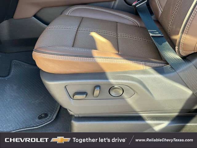 New 2026 Chevrolet Suburban High Country image 25