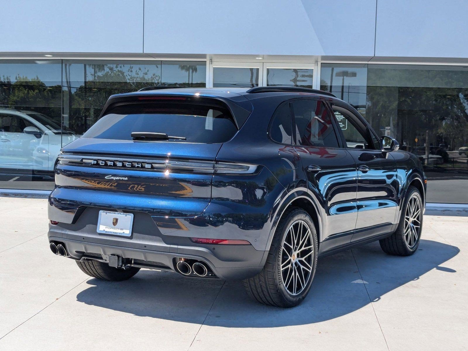 Certified 2025 Porsche Cayenne image 9