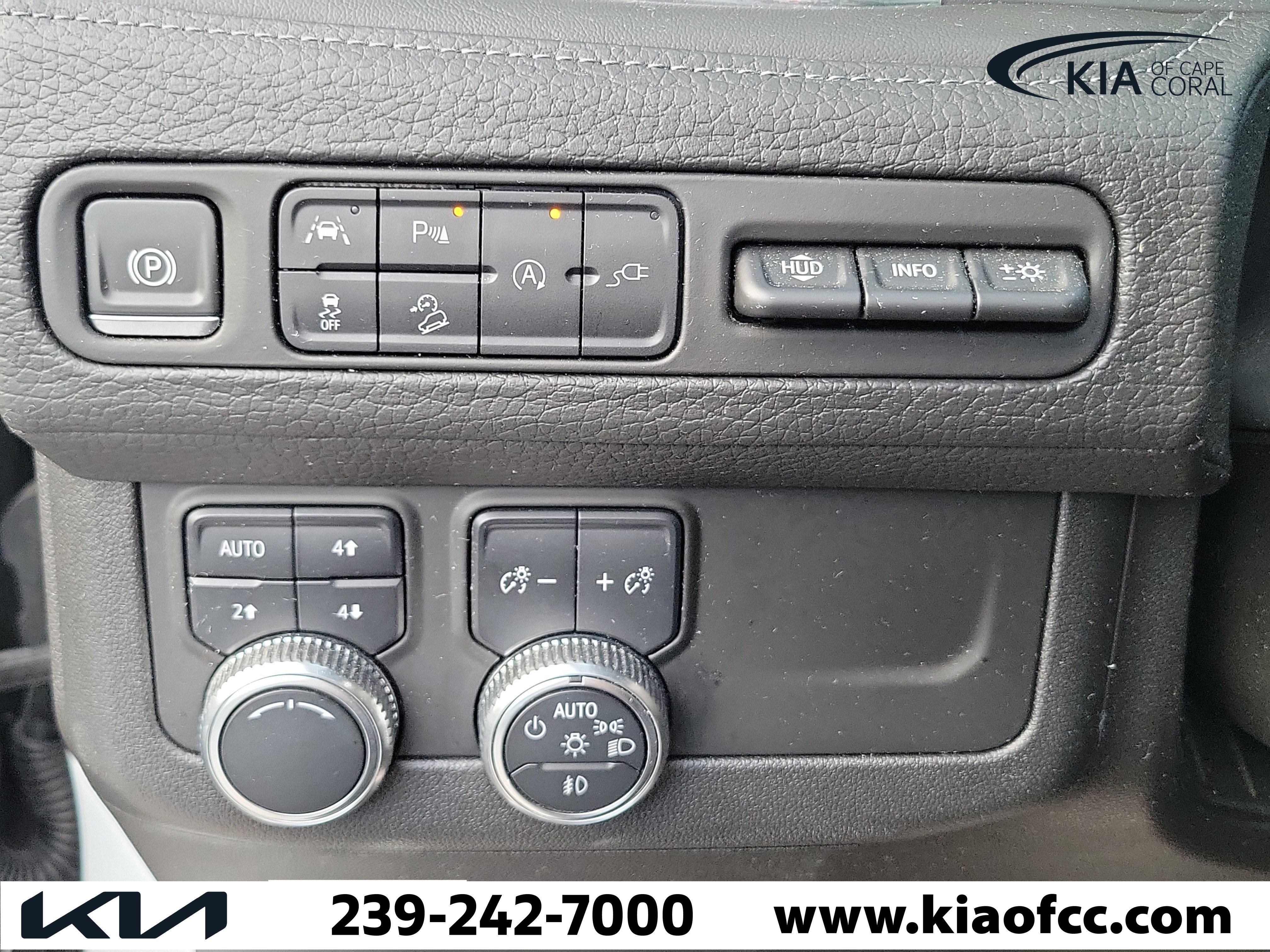 Used 2021 GMC Yukon XL Denali w/ Advanced Technology Package image 24