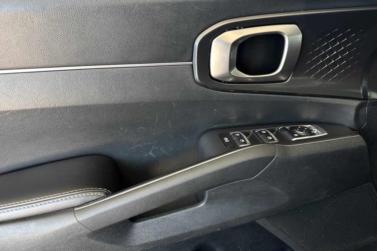 Used 2024 Kia Sorento S image 12