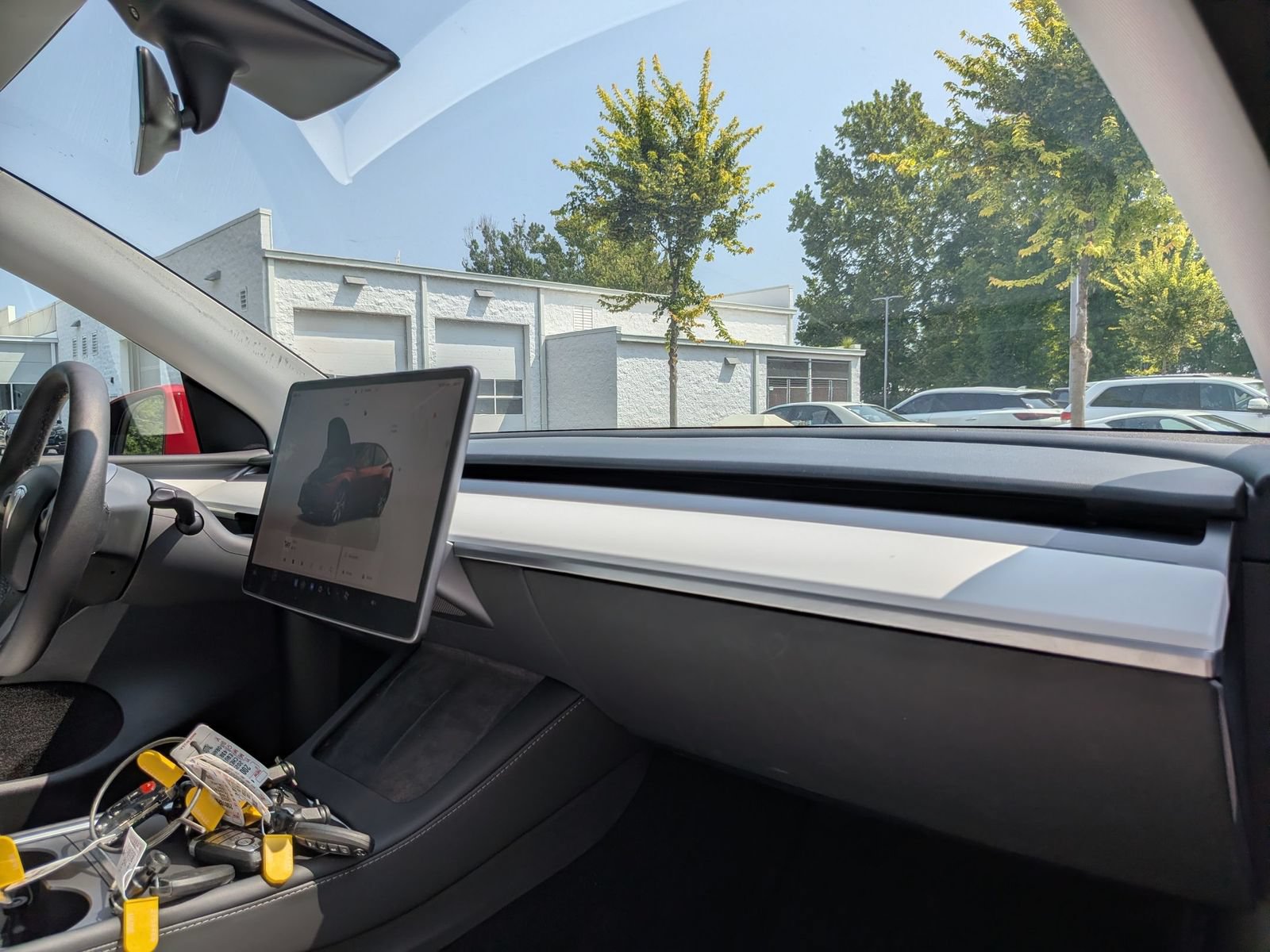 Used 2023 Tesla Model Y Long Range AWD/4WD image 39