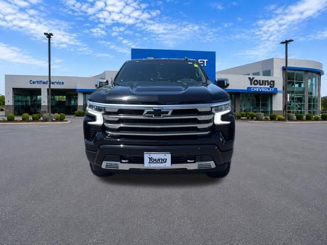 Used 2024 Chevrolet Silverado 1500 High Country w/ Technology Package AWD/4WD image 2
