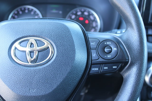 Used 2022 Toyota RAV4 XLE FWD image 19
