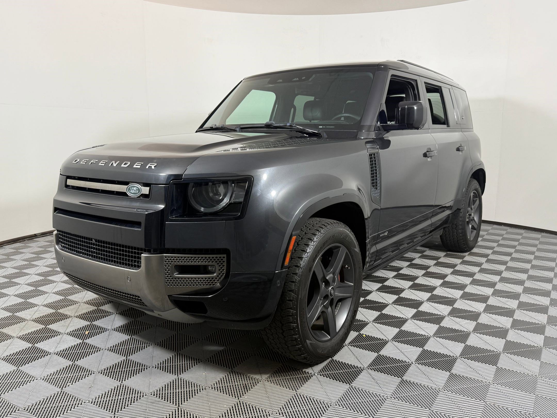 Used 2021 Land Rover Defender 110 X image 1