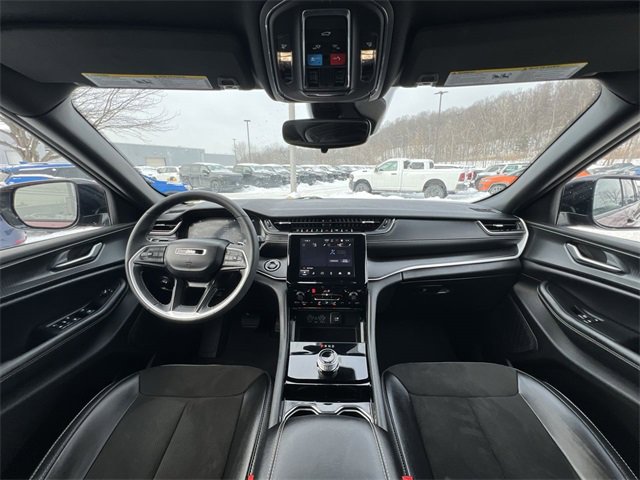 Used 2023 Jeep Grand Cherokee Altitude image 14