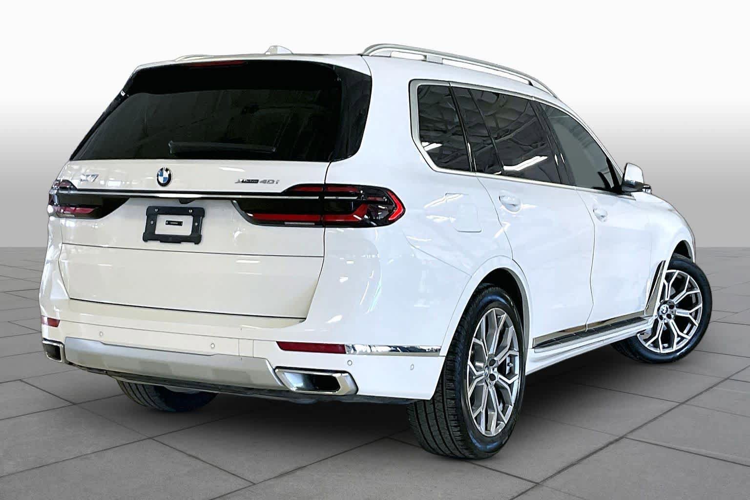 Used 2026 BMW X7 xDrive40i AWD/4WD image 12