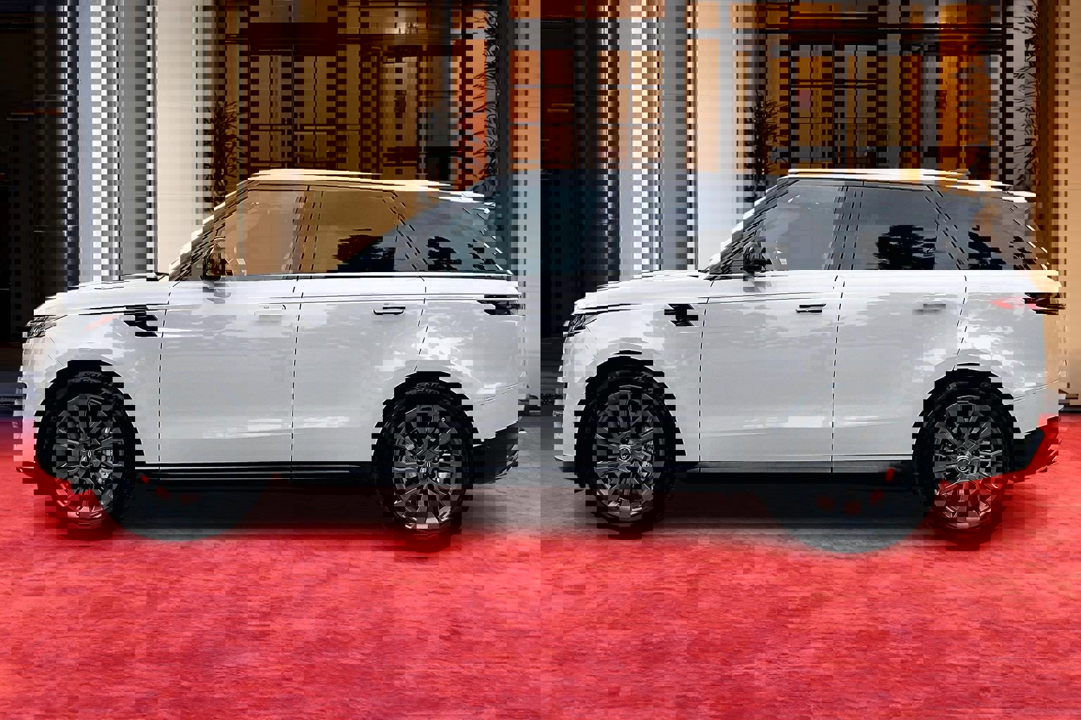 Used 2025 Land Rover Range Rover Sport image 14