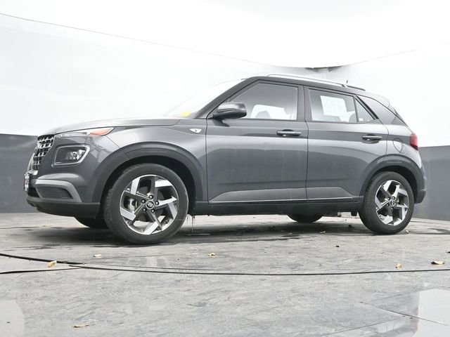 Used 2023 Hyundai Venue Limited image 24