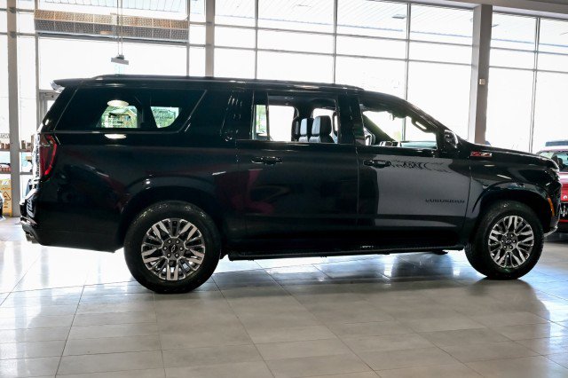 Used 2025 Chevrolet Suburban Z71 image 4