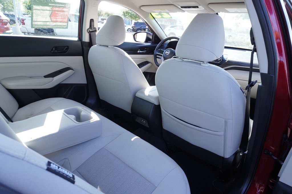Certified 2025 Nissan Altima 2.5 SV FWD image 10