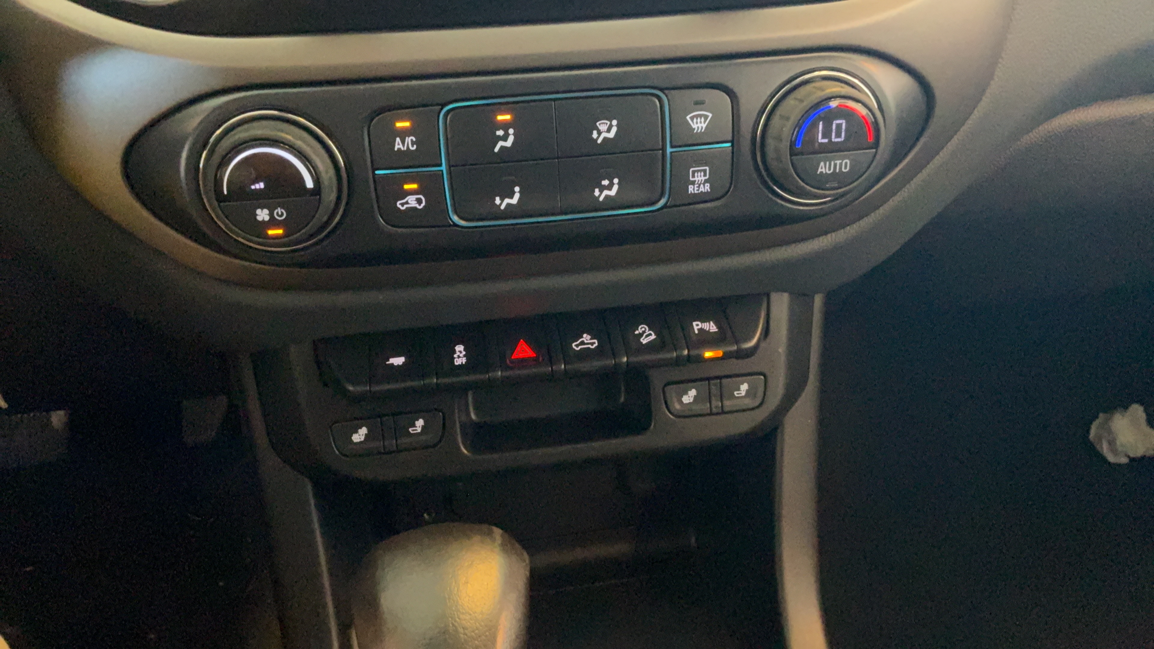 Used 2022 Chevrolet Colorado Z71 AWD/4WD image 13