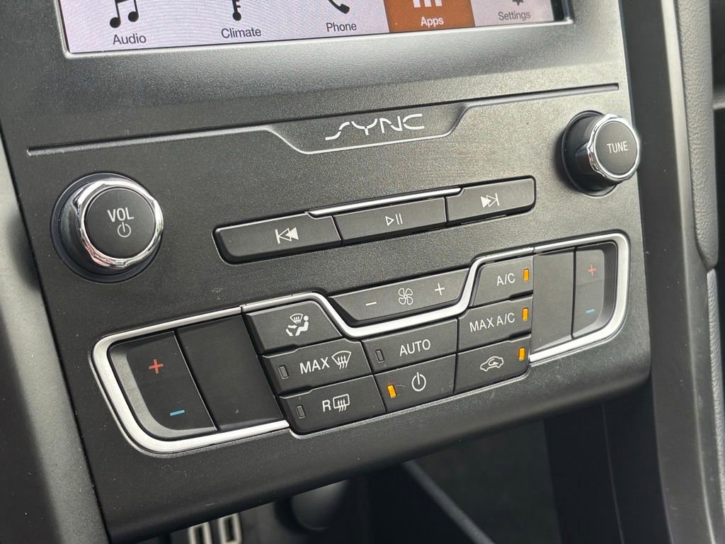 Used 2019 Ford Fusion SE w/ Equipment Group 151A FWD image 31