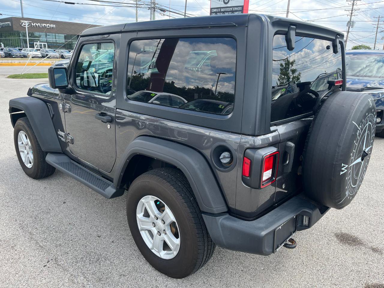 Used 2018 Jeep Wrangler Sport AWD/4WD image 3