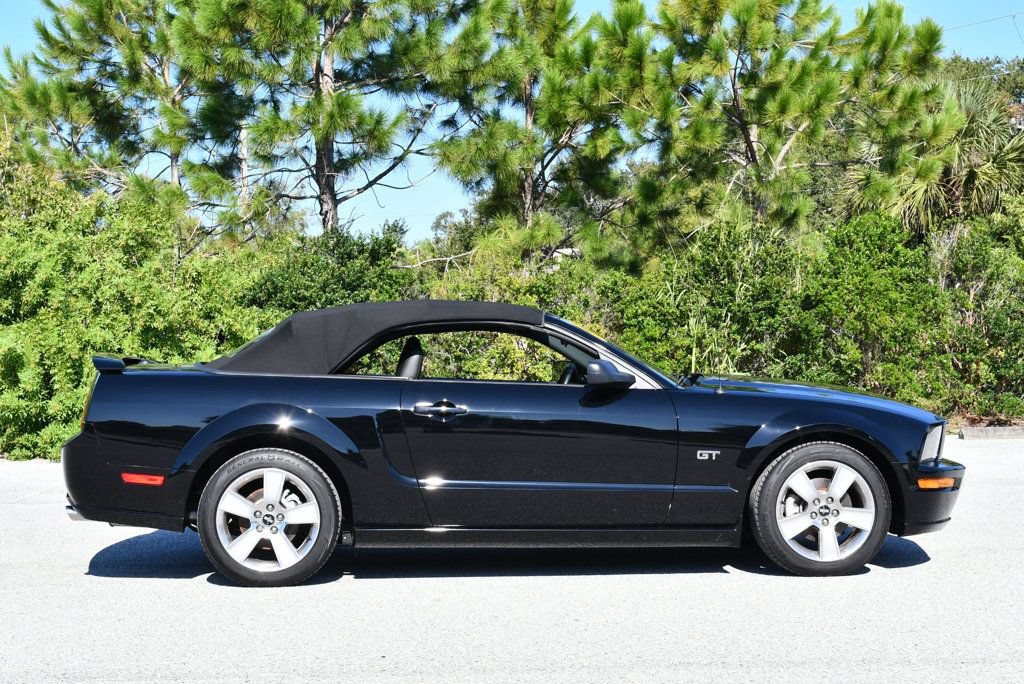 Used 2007 Ford Mustang GT RWD image 48