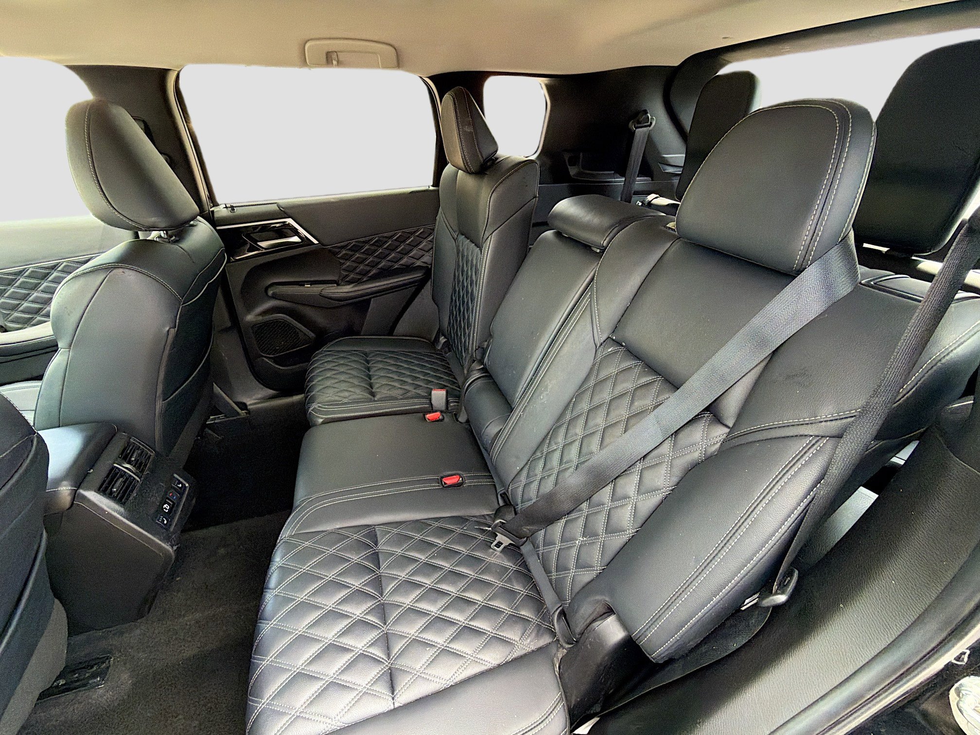 Used 2024 Mitsubishi Outlander SEL FWD image 20