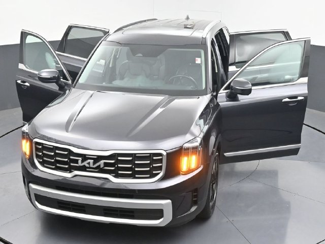 Used 2025 Kia Telluride S FWD image 47