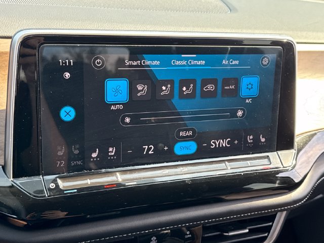 Used 2024 Volkswagen Atlas SE AWD/4WD image 32