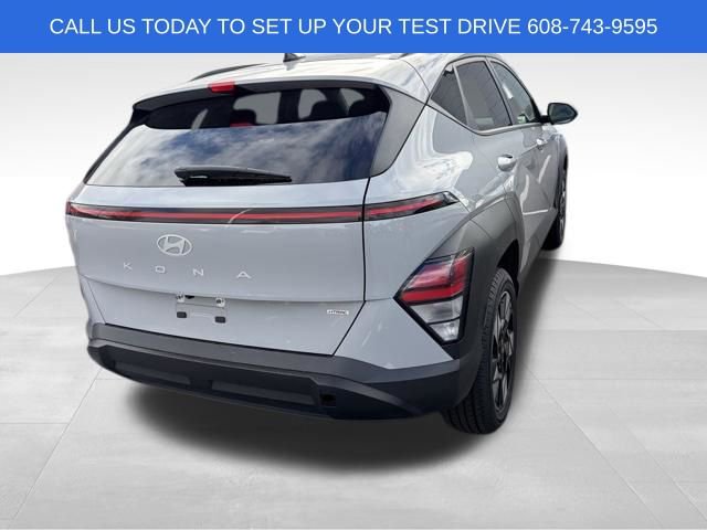 Used 2024 Hyundai Kona SEL AWD/4WD image 3
