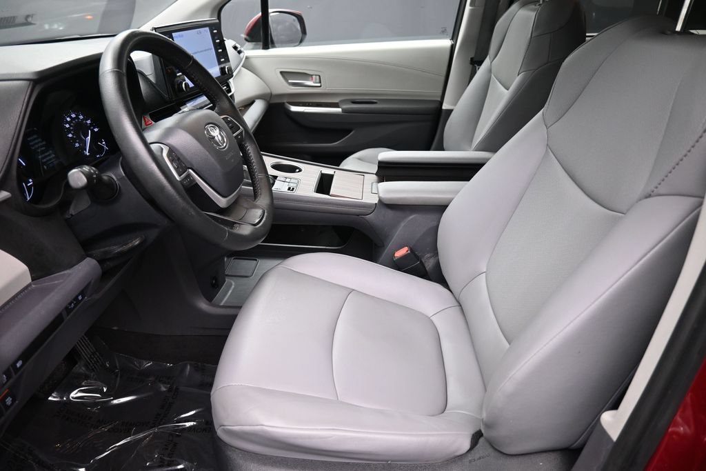 Certified 2022 Toyota Sienna XLE AWD/4WD image 19