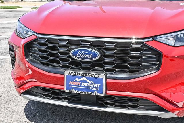 Used 2024 Ford Escape ST-Line w/ Tech Pack #1 FWD image 5